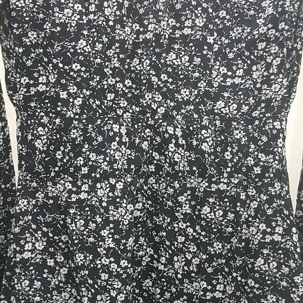 Poppy Long Sleeves Floral Dress - Picture 7 of 8